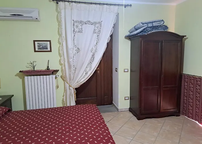La Casa Di Lidia Alojamento de Acomodação e Pequeno-almoço Cardile